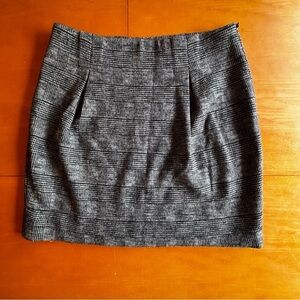 Banana Republic 6 black white wool nylon blend 70’s retro houndstooth miniskirt